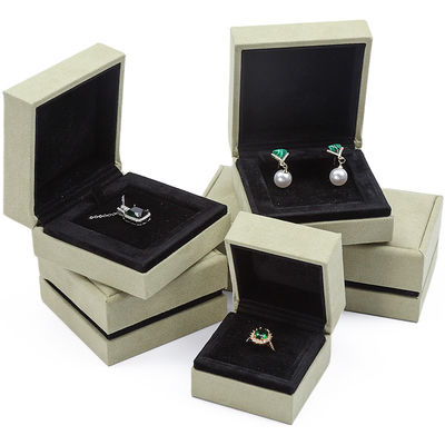satın al OEM Gri Sarı Yumuşak Kadife Mücevher Kutusu Set For Ear Stud Ring Pendant Packaging online manufacture