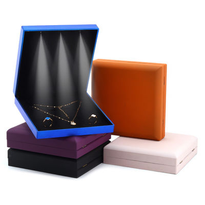 Hanhong Custom Logo Beyaz Işık Mücevher Paketleme Kutusu, Yüzük Kolye Küpesi