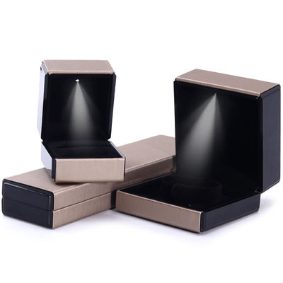 9*9*5cm Dikdörtgen Hanhong Özel Altın Kolye Bilezik ve Yüzük LED Mücevher Paketleme Kutusu
