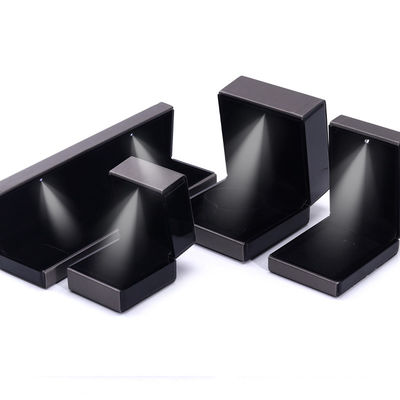 Hanhong Custom Logo LED Işık Mücevher Paketleme Kutusu Bilezik Kolye ve Yüzük için Gri