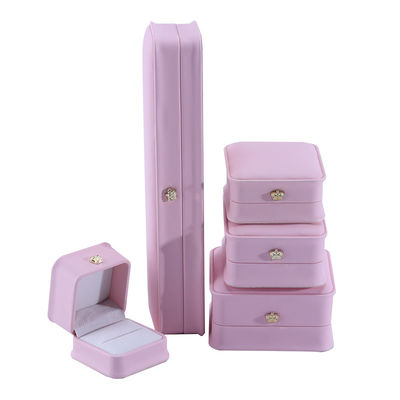 Pembe Stud Kulaklık Bilezik Kolye Yüzük Mücevher Kutusu Özel Boyutlu PU Deri