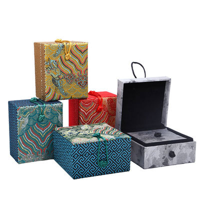 Bileklik için mücevher paketleme kutusu Klasik tarz kolye kolye saklama kutusu 11*11*6.5cm