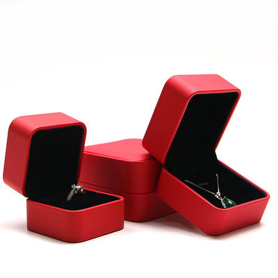 Özel Lüks PU Deri Mücevher Kutusu Rekabetçi 6.5 * 6cm ile Paket Kutusu