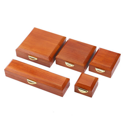 Custom Embossing Logo Luxury Wood Jewelry Box Packaging For Bracelet Necklace Set (Gözlük kutusu için lüks ahşap mücevher kutusu)