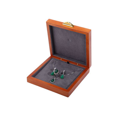 Custom Embossing Logo Luxury Wood Jewelry Box Packaging For Bracelet Necklace Set (Gözlük kutusu için lüks ahşap mücevher kutusu)