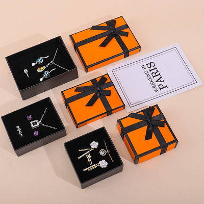 Toptan üretim Hign End Mücevherler Kutu ambalaj Kişiselleştirilmiş Özel logo Lüks Kolye Bilezik Bileklik Yüzük Mücevher Seti Paketleme karton kağıt Mücevherler kelebekli kutu