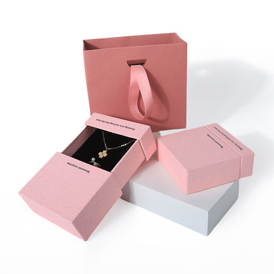 Çin üretim toptan yüksek kaliteli Kolye Kulaklık Bilezik Yüzük Kutusu Mücevher ambalajı Kişiselleştirilmiş Özel Ekolojik Arkadaşça Karton Kağıt pembe Çekmece Mücevher Kutusu logo ile