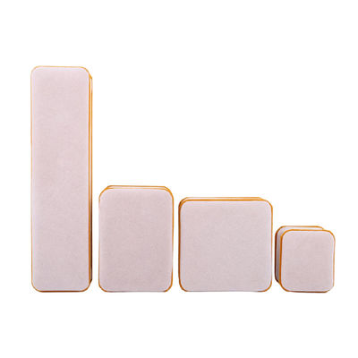 Çift katmanlı ve 6 * 5.5 * 5cm boyutlu özel kayısı rengi kadife mücevher paketleme kutusu