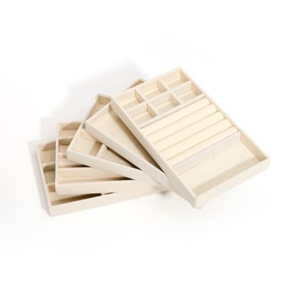 özelleştirilebilir lüks bej kadife mücevher tepsileri OEM mücevher tepsileri yüzük bilezik için ekran kolye